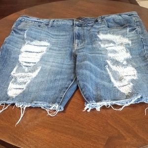 No Boundaries Distressed Jean Shorts Size 42